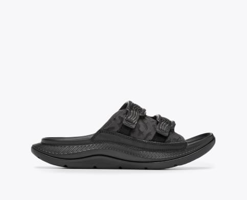 Hoka ORA Luxe Recovery Slide Sandal in Violet & Black