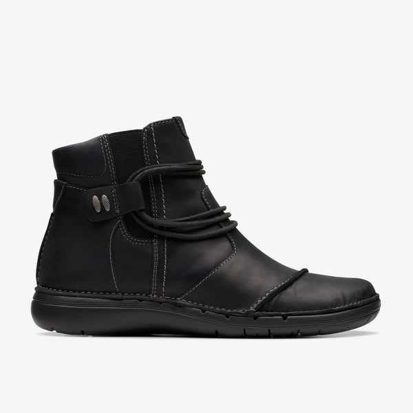 Clarks Un Loop Up Leather Boot in Black & Dark Brown