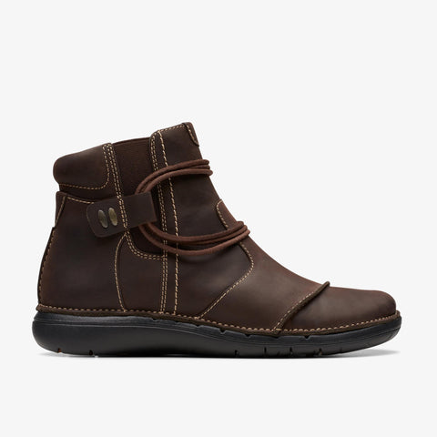 Clarks Un Loop Up Leather Boot in Black & Dark Brown