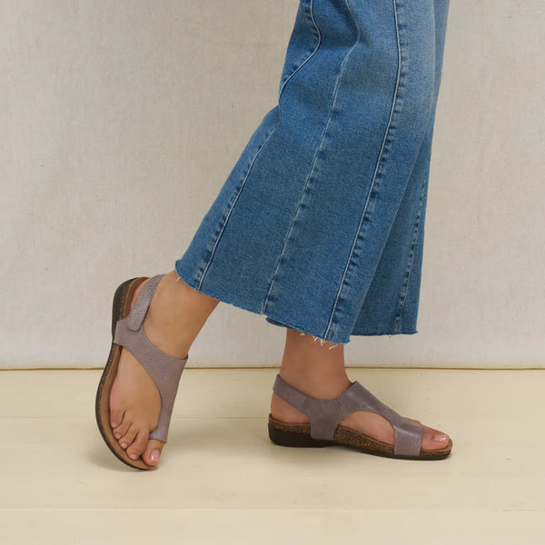 Dansko Reece in Dusty Lilac Leather