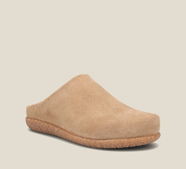 Taos Poet Slipper in Rust & Tan Suede